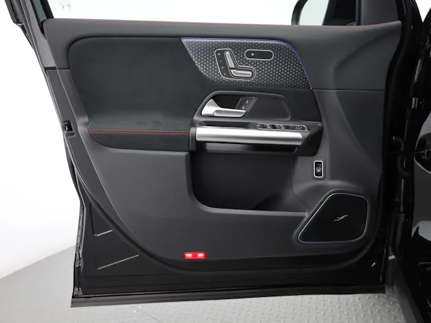 MERCEDES-BENZ GLA 250 4Matic 8G-DCT