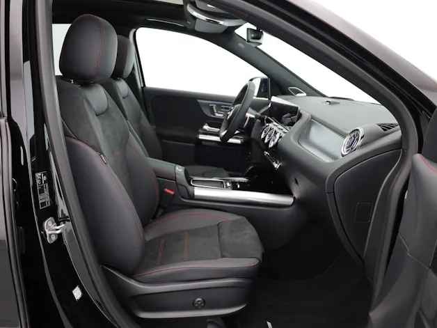 MERCEDES-BENZ GLA 250 4Matic 8G-DCT