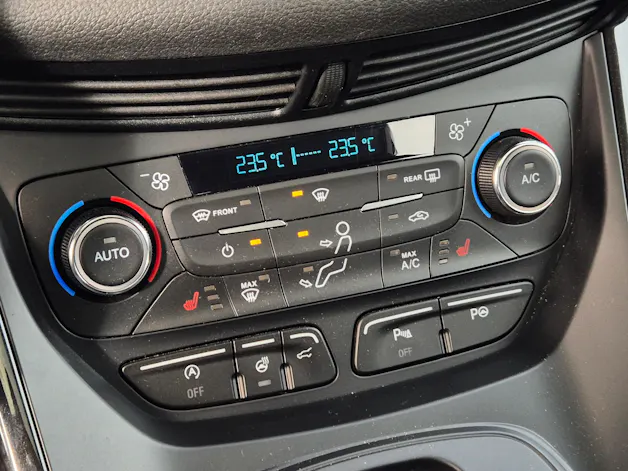FORD Kuga 1.5 SCTi ST Line 4WD Automatic