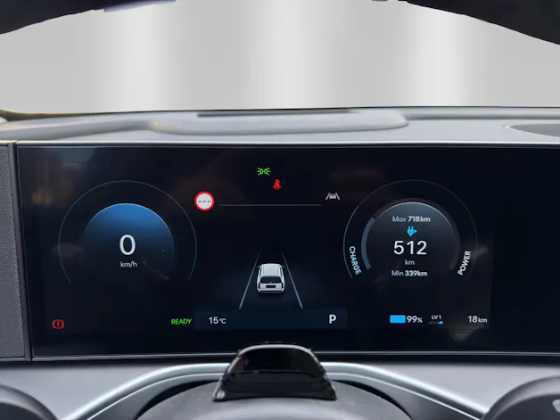 HYUNDAI Ioniq 9 110kWh Calli. 4WD