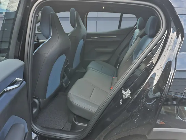VOLVO EX 30 Cross Country E60 Twin Performance AWD