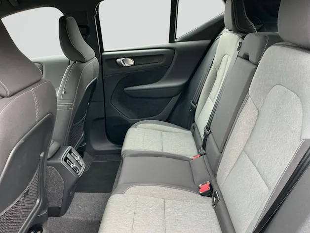 VOLVO XC40 B3 Benzin Mild Hybrid Plus Dark DCT