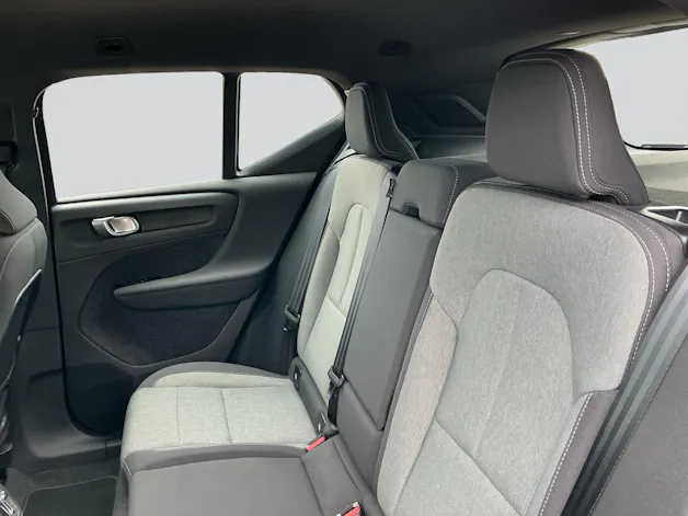 VOLVO XC40 B3 Benzin Mild Hybrid Plus Dark DCT