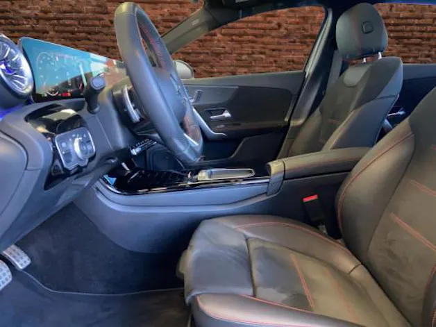 MERCEDES-BENZ A 200 7G-DCT