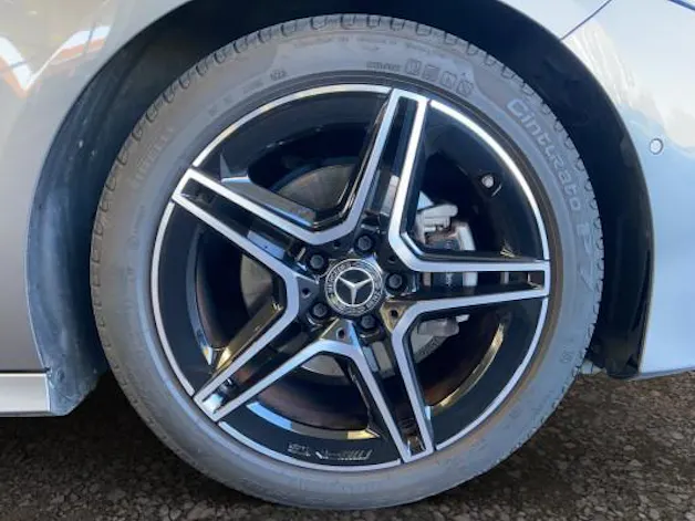 MERCEDES-BENZ A 200 7G-DCT