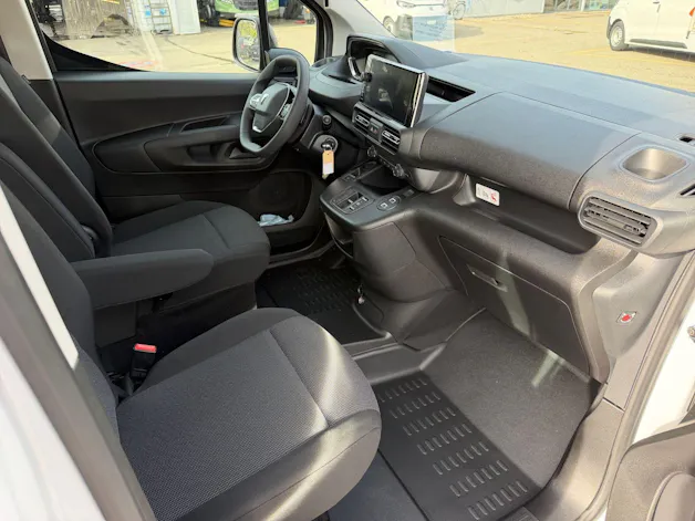 PEUGEOT Partner 1.5 Blue HDi Long 1000kg Vertiefte Kabine EAT8