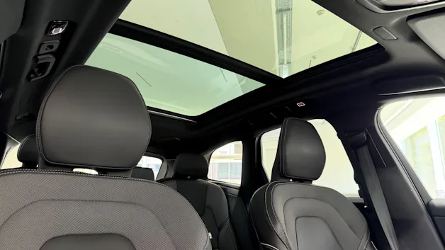 VOLVO XC60 2.0 T8 TE XCENTRIC Black