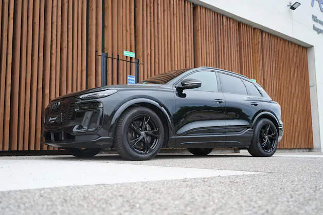 AUDI SQ6 E-TRON QUATTRO BLACK l 490 PS