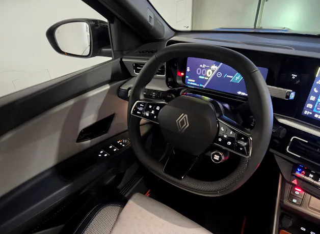 RENAULT R5 E-Tech Comfort Range Roland Garros