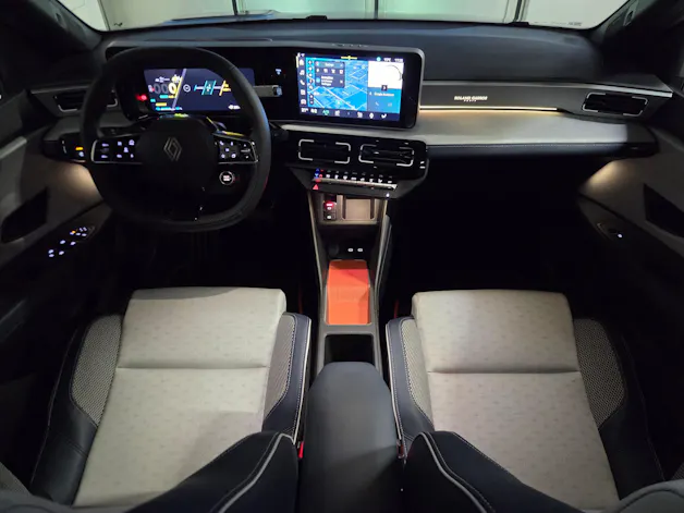 RENAULT R5 E-Tech Comfort Range Roland Garros