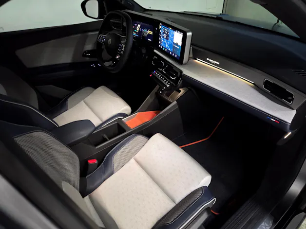RENAULT R5 E-Tech Comfort Range Roland Garros