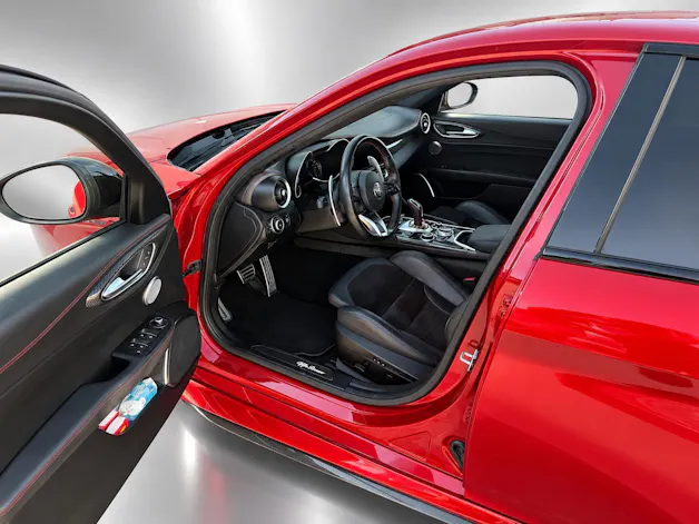 ALFA ROMEO Giulia 2.0 Veloce TI Carbon Q4 Automatic