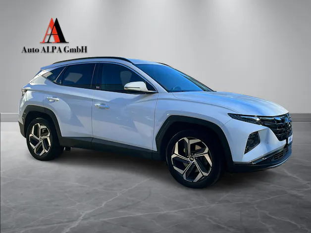 HYUNDAI Tucson 1.6 TGDI HEV Amplia 4WD | Hybrid | Allrad | Navigationssystem | Sitzheizung | 8-fach bereift