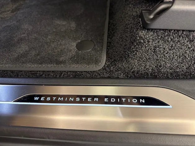 Land Rover RR LWB P460e PHEV Westmin