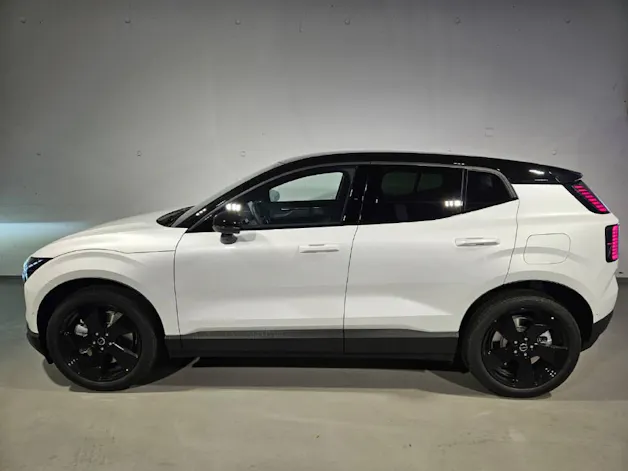 VOLVO EX 30 P8 Ultra XCENTRIC Black Edition AWD