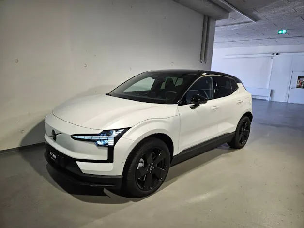 VOLVO EX 30 P8 Ultra XCENTRIC Black Edition AWD