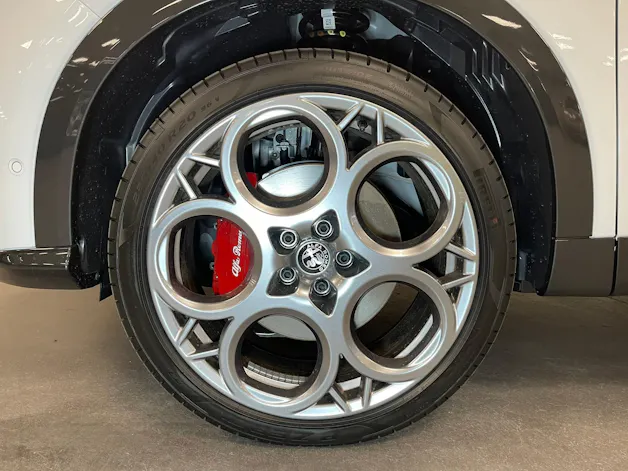 ALFA ROMEO TONALE 1.3 PHEV Veloce Q4