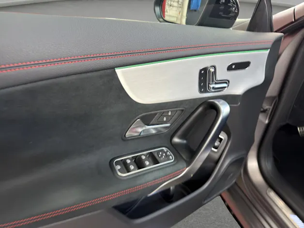 MERCEDES-BENZ CLA 35 4M - AMG / DISTRONIC / 360 Grad Kamera / Soundsystem / Ambiente-Licht