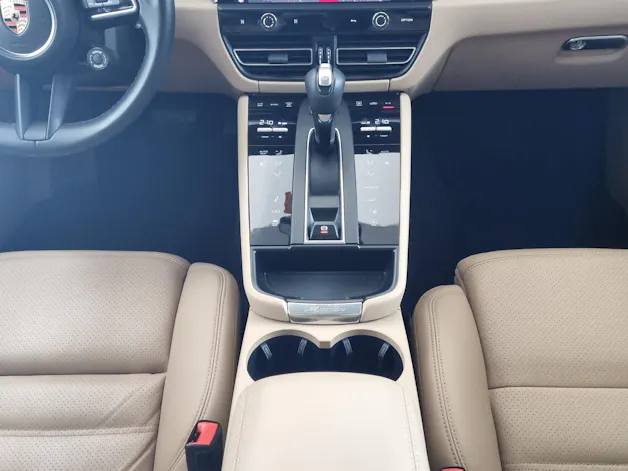 PORSCHE Macan 2.0
