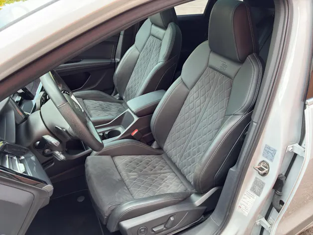 AUDI Q4 e-tron 50 quattro