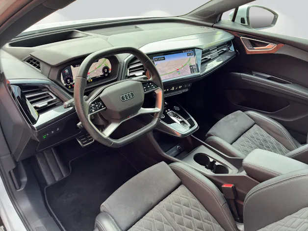 AUDI Q4 e-tron 50 quattro