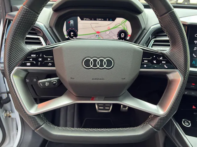 AUDI Q4 e-tron 50 quattro