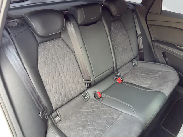 AUDI Q4 e-tron 50 quattro