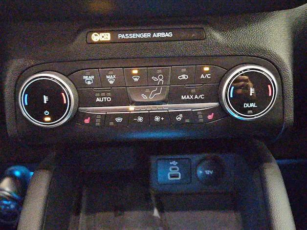 FORD Kuga 2.5 FHEV ST-Line 4WD