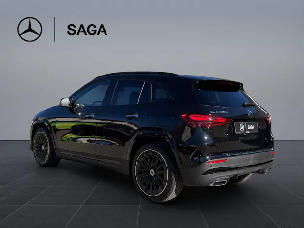 MERCEDES-BENZ GLA 220 d Swiss Star AMG Line 4matic