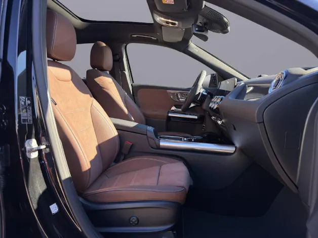 MERCEDES-BENZ GLA 220 d Swiss Star AMG Line 4matic