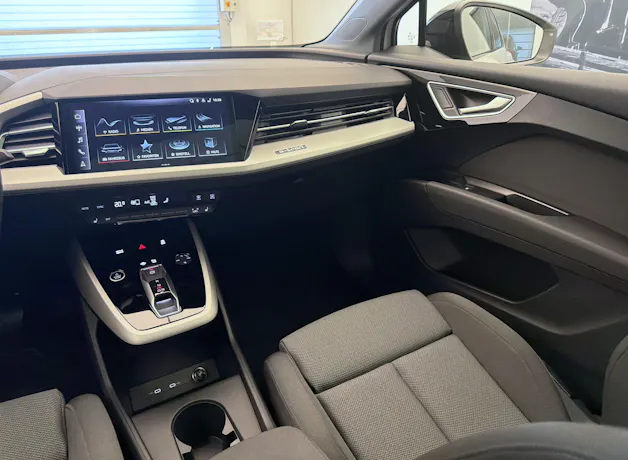 AUDI Q4 e-tron 55 quattro