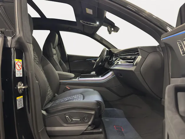 AUDI RSQ8 performance quattro