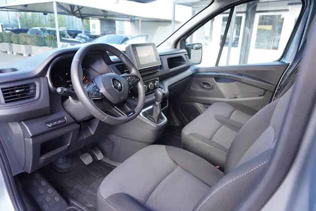 RENAULT Trafic 2.0 Blue dCi 150 Advance L1H1 EDC EINBAUSCHRÄNKE!!!