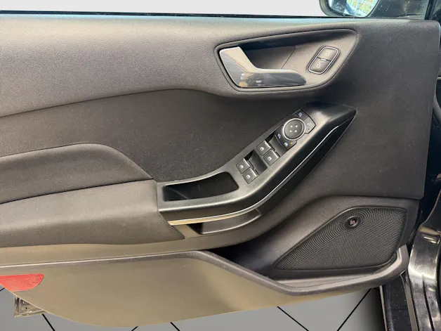 FORD Fiesta 1.0 SCTi Titanium