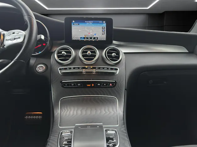 MERCEDES-BENZ GLC 200 AMG Line 4Matic