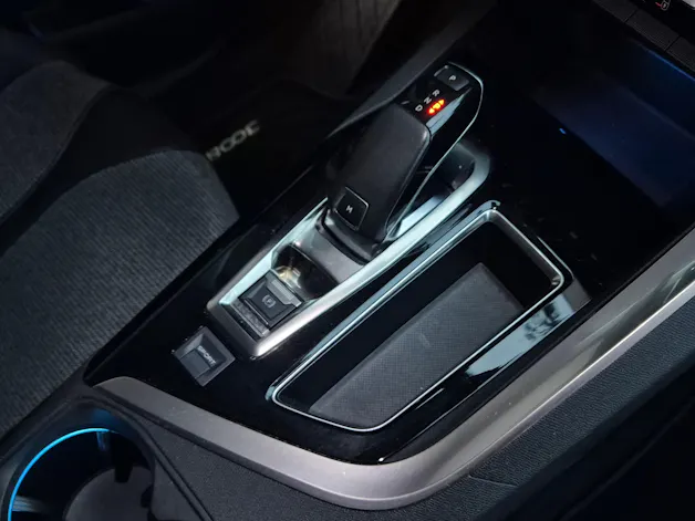 PEUGEOT 3008 1.2 PureTech Allure EAT