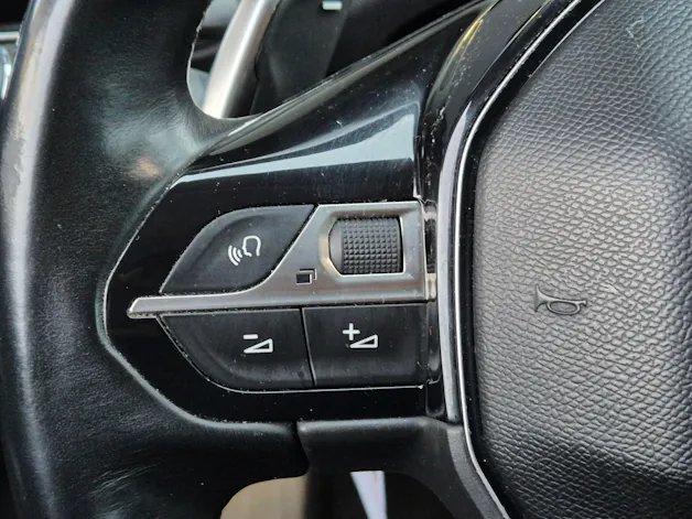 PEUGEOT 3008 1.2 PureTech Allure EAT