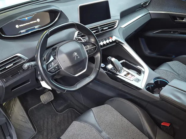 PEUGEOT 3008 1.2 PureTech Allure EAT