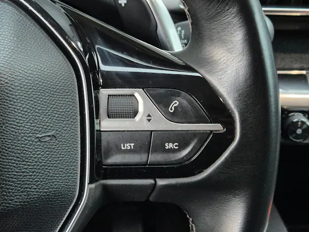 PEUGEOT 3008 1.2 PureTech Allure EAT