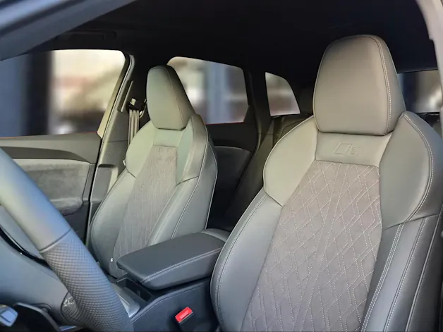 AUDI Q5 TDI quattro 150 kW S-tronic Daytonagrau Perleffekt