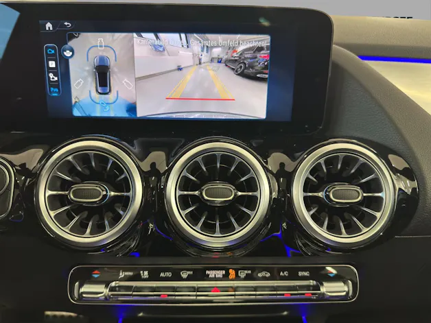 MERCEDES-BENZ GLA 200 Night Star 7G-DCT