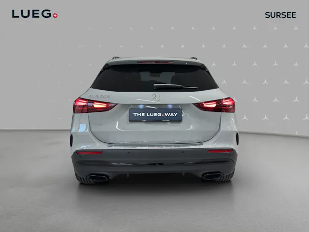 MERCEDES-BENZ GLA 200 Night Star 7G-DCT