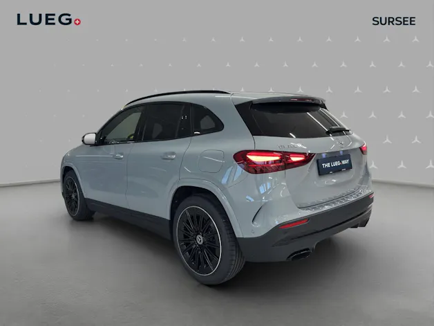 MERCEDES-BENZ GLA 200 Night Star 7G-DCT