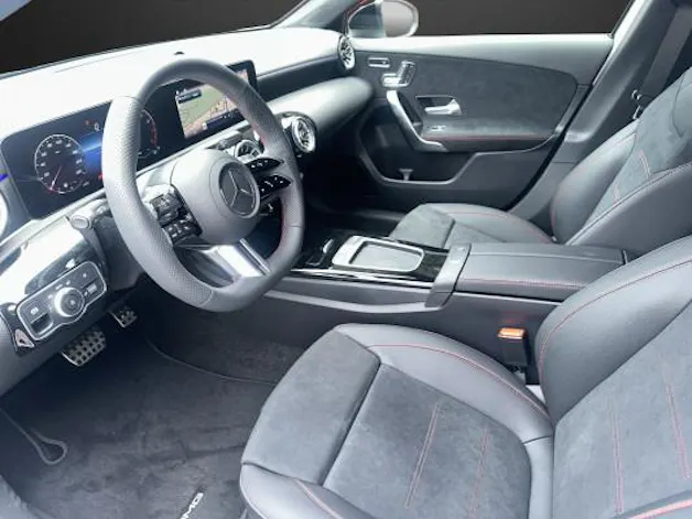 MERCEDES-BENZ A 200 Night Star 7G-DCT