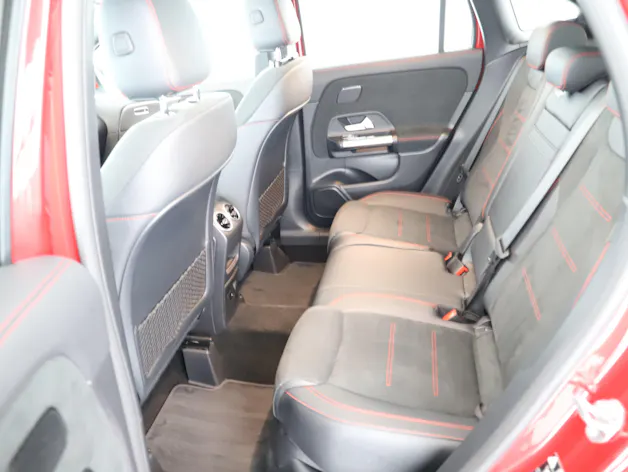 MERCEDES-BENZ GLA 250 AMG Line 4Matic