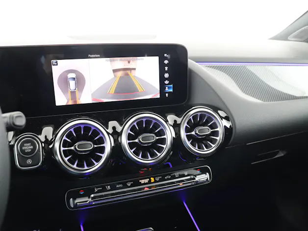 MERCEDES-BENZ GLA 250 AMG Line 4Matic