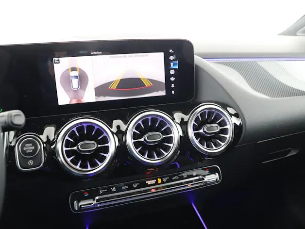 MERCEDES-BENZ GLA 250 AMG Line 4Matic