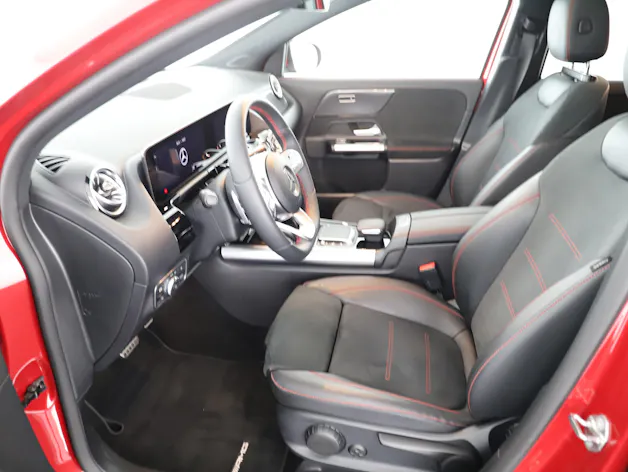 MERCEDES-BENZ GLA 250 AMG Line 4Matic