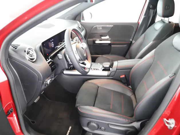 MERCEDES-BENZ GLA 250 AMG Line 4Matic