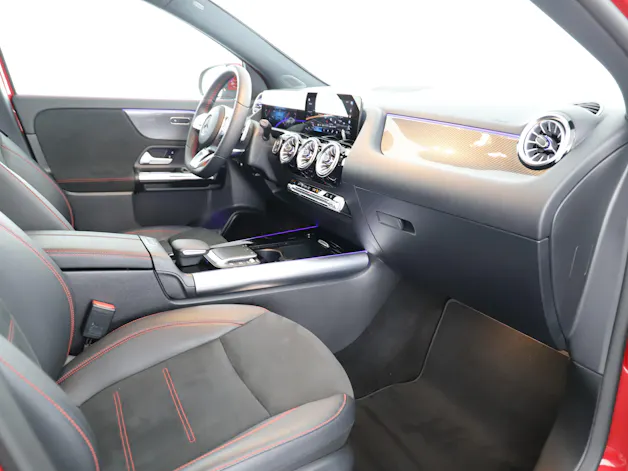 MERCEDES-BENZ GLA 250 AMG Line 4Matic